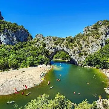 Cabane sur Pilotis avec Spa Privatif près de Privas
