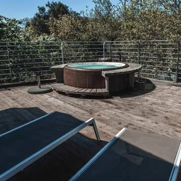 Cabane sur Pilotis avec Spa Privatif près de Privas