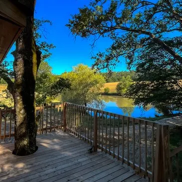 Cabane sur Pilotis avec Jacuzzi Privatif près de Bergerac