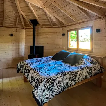Cabane sur Pilotis avec Jacuzzi Privatif près de Bergerac
