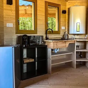 Cabane sur Pilotis avec Jacuzzi Privatif près de Bergerac