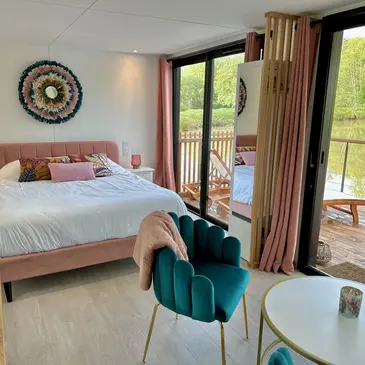 Cabane sur l'eau près de Reims