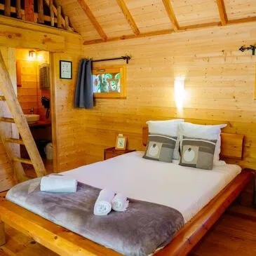 Cabane dans les Arbres près de Langon