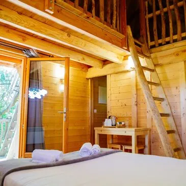 Cabane dans les Arbres près de Langon