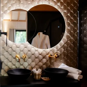 Cabane dans les Arbres avec Spa à Berat