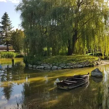 Nuit en Cabane dans les Arbres avec Jacuzzi près d'Étampes