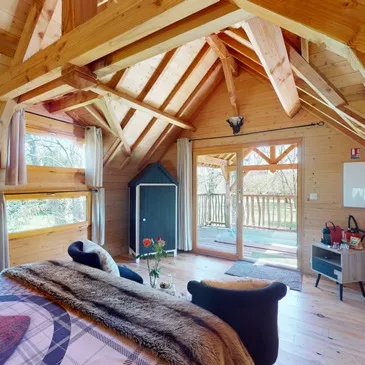 Nuit en Cabane dans les Arbres avec Jacuzzi près d'Étampes