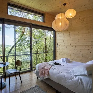 Cabane sur Pilotis avec Jacuzzi Privatif près d'Agen