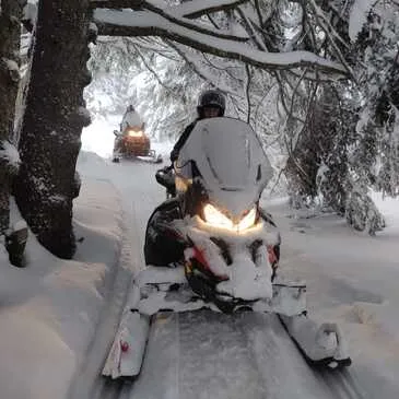 Randonnée en Motoneige à Chamrousse près de Grenoble