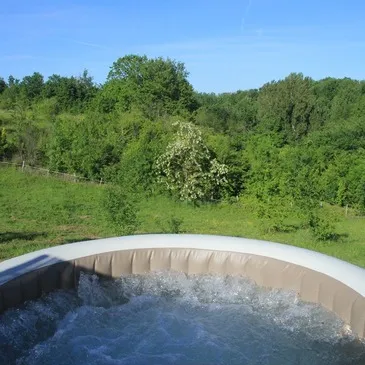 Nuit en Bulle avec Jacuzzi Privatif près de Moissac