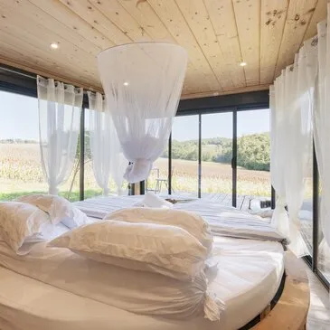 Nuit en Cabane avec Jacuzzi Privatif près de Mont-de-Marsan