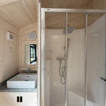 Cabane sur Pilotis avec Jacuzzi Privatif près de Périgueux