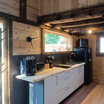 Cabane avec Bain Nordique et Sauna Privatif au Cœur du Haut Jura