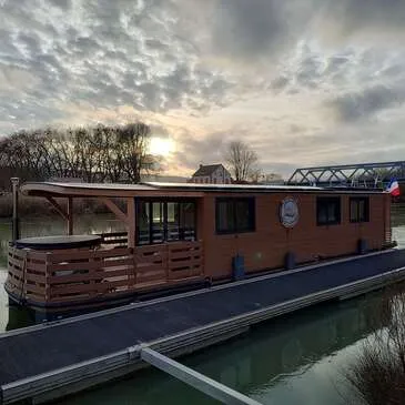 Nuit Insolite en House Boat avec Bain Nordique sur la Marne