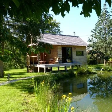Cabane sur l'Eau avec Spa Privatif à Montereau