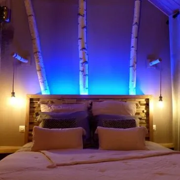 Cabane sur l'Eau avec Spa Privatif à Montereau