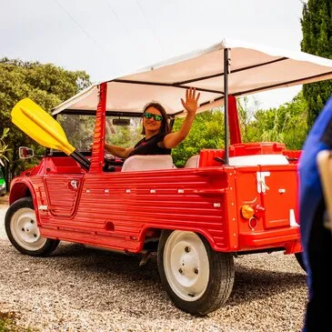 Balade en Méhari Electrique entre Garrigue et Pont du Gard