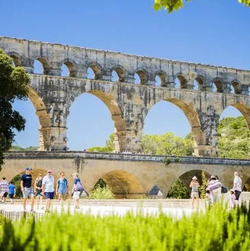 Balade en Méhari Electrique entre Garrigue et Pont du Gard