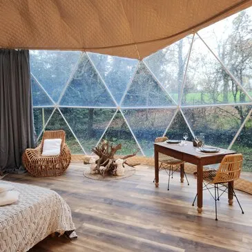 Nuit en Dôme avec Jacuzzi Privatif près de Saint-Lô