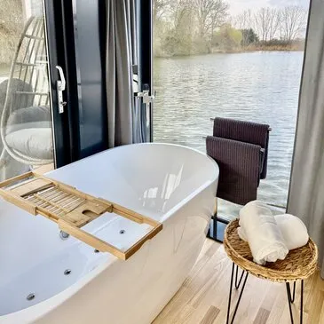 Nuit Insolite en House Boat au Bord de la Moselle