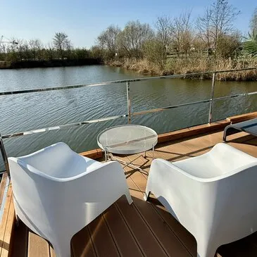 Nuit Insolite en House Boat au Bord de la Moselle