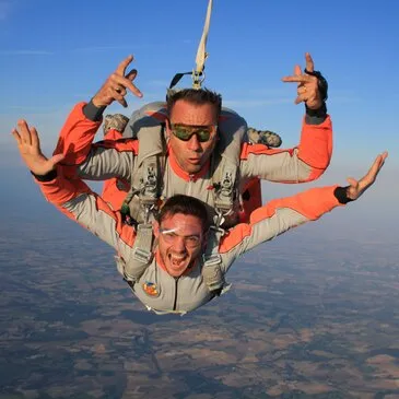 Saut en Parachute Tandem à Villefranche-de-Rouergues