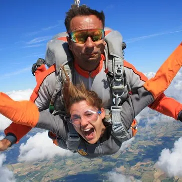 Saut en Parachute Tandem à Villefranche-de-Rouergues