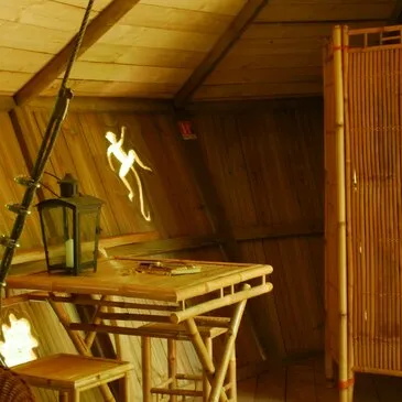 Nuit en Cabane dans les Arbres à Magné