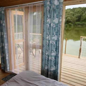 Nuit en Cabane sur l'Eau à Givrauval près de Bar-le-Duc