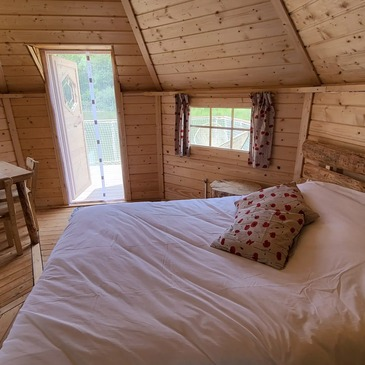 Nuit en Cabane sur l'Eau à Givrauval près de Bar-le-Duc
