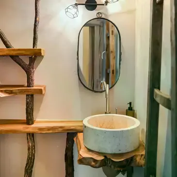 Cabane dans les Arbres avec Spa à Serres