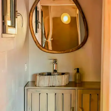 Cabane dans les Arbres avec Spa à Serres