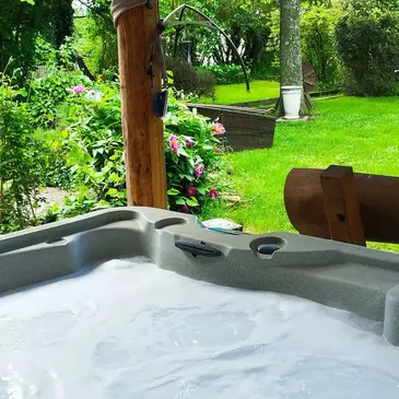 Dôme avec Spa à Bérig-Vintrange près de Metz