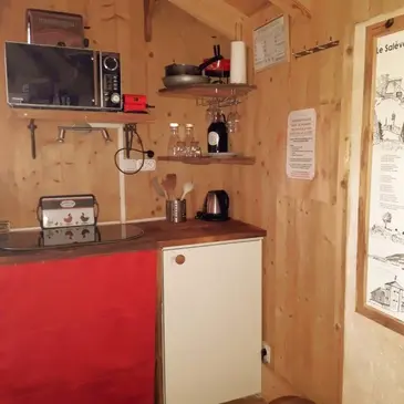 Cabane dans les Arbres avec Spa près d'Annecy