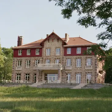 Nuit Insolite en Lodge au Repère Sauvage près de Vendôme