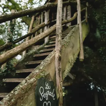 Cabane dans les Arbres à Sexcles