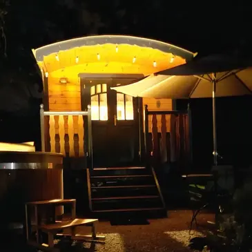 Nuit en Roulotte avec Bain Nordique à Padirac