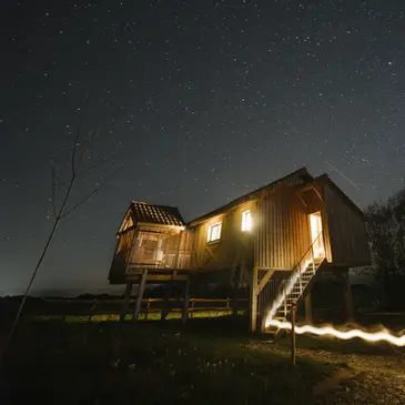 Cabane sur Pilotis avec Bain Nordique à Bernadets-Dessus
