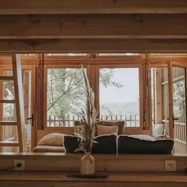 Cabane dans les Arbres avec Spa près de Lyon