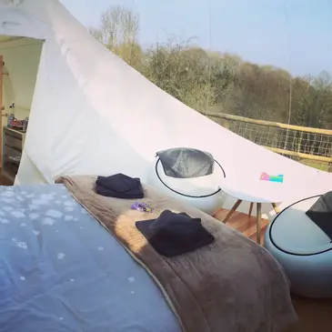 Nuit en Bulle avec Jacuzzi Privatif à Bonnemaison