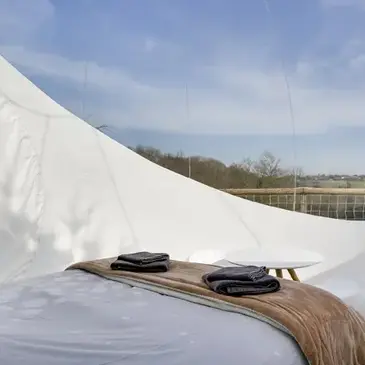 Nuit en Bulle avec Jacuzzi Privatif à Bonnemaison