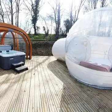 Nuit en Bulle avec Jacuzzi Privatif à Bonnemaison