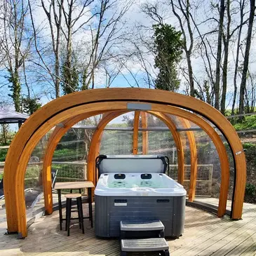 Nuit en Bulle avec Jacuzzi Privatif à Bonnemaison