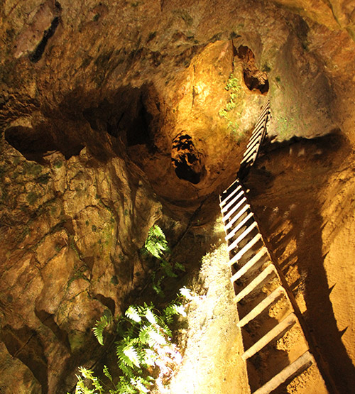 Grotte et cascade de Seythenex