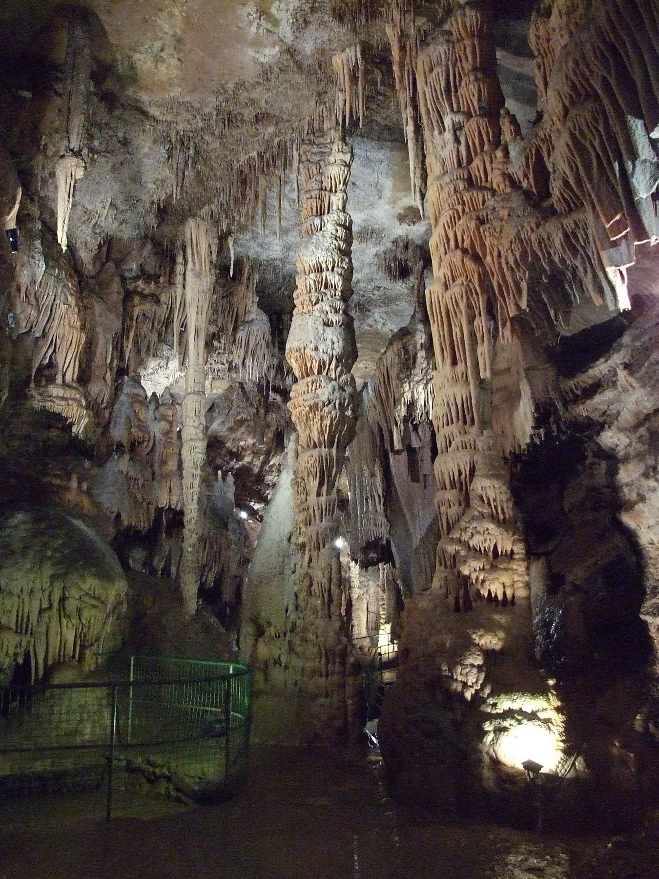 Les Grottes de Presque