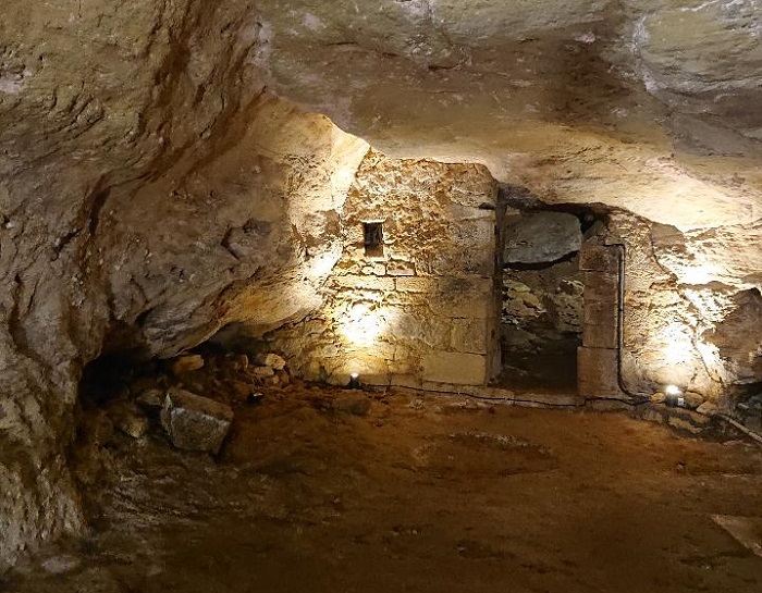 Visite grotte et extérieur du château de Panassou