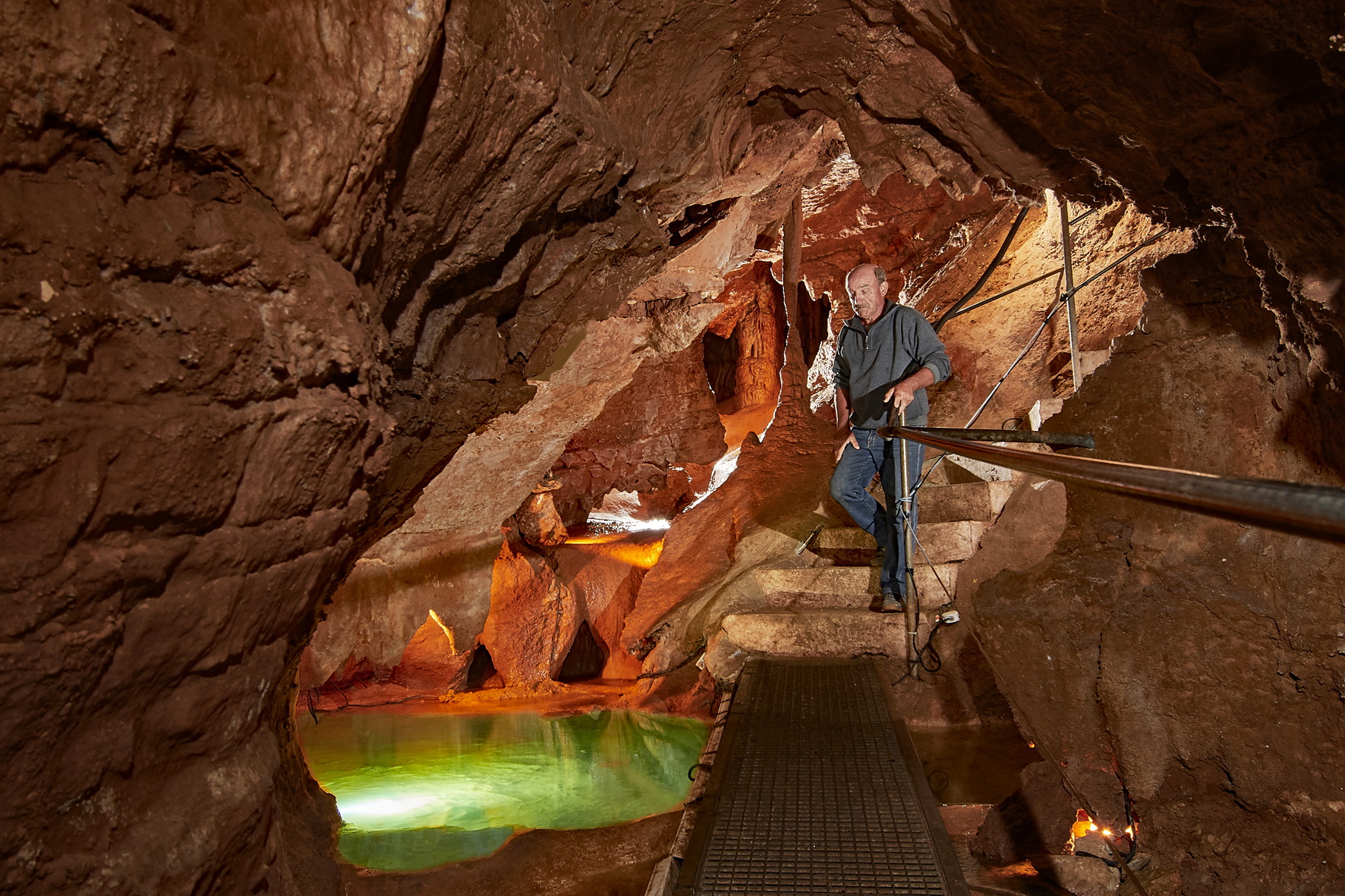 Grotte De La Baume Obscure