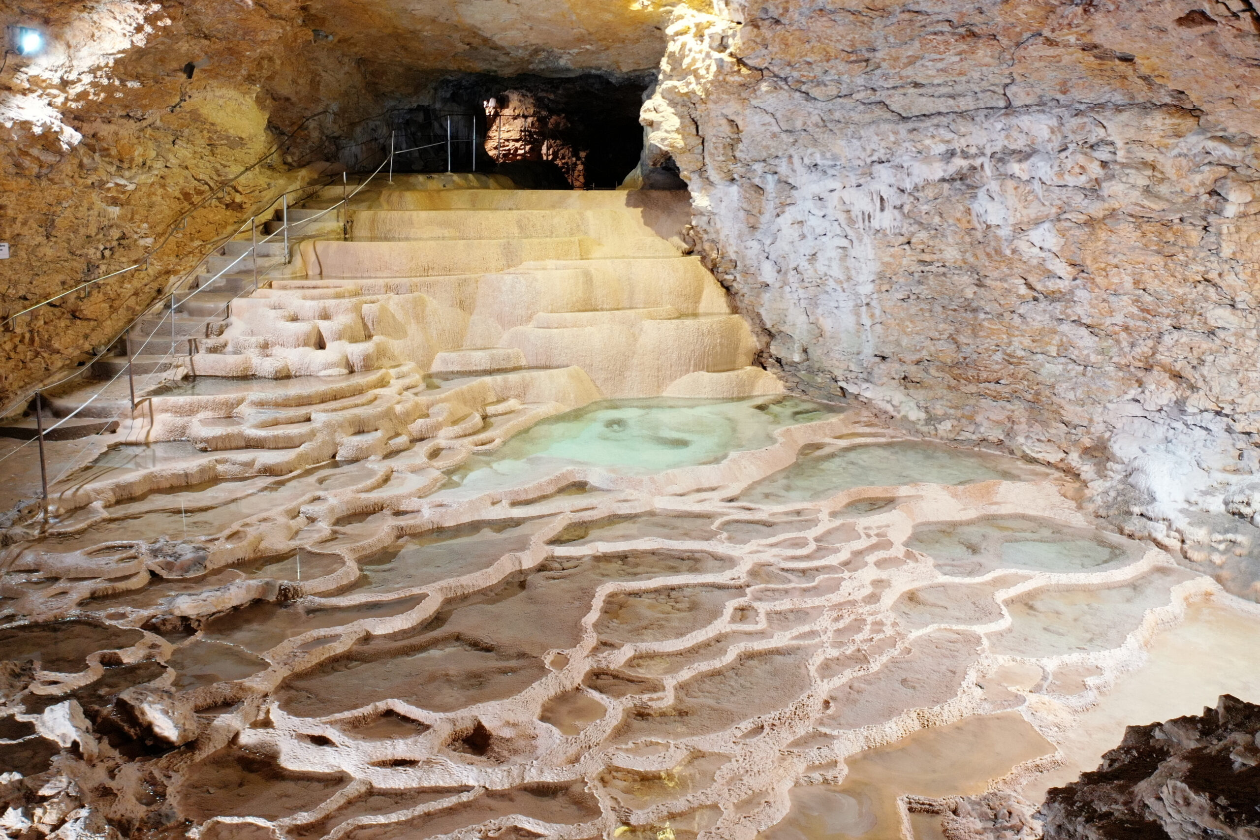 Les Grottes de La Balme