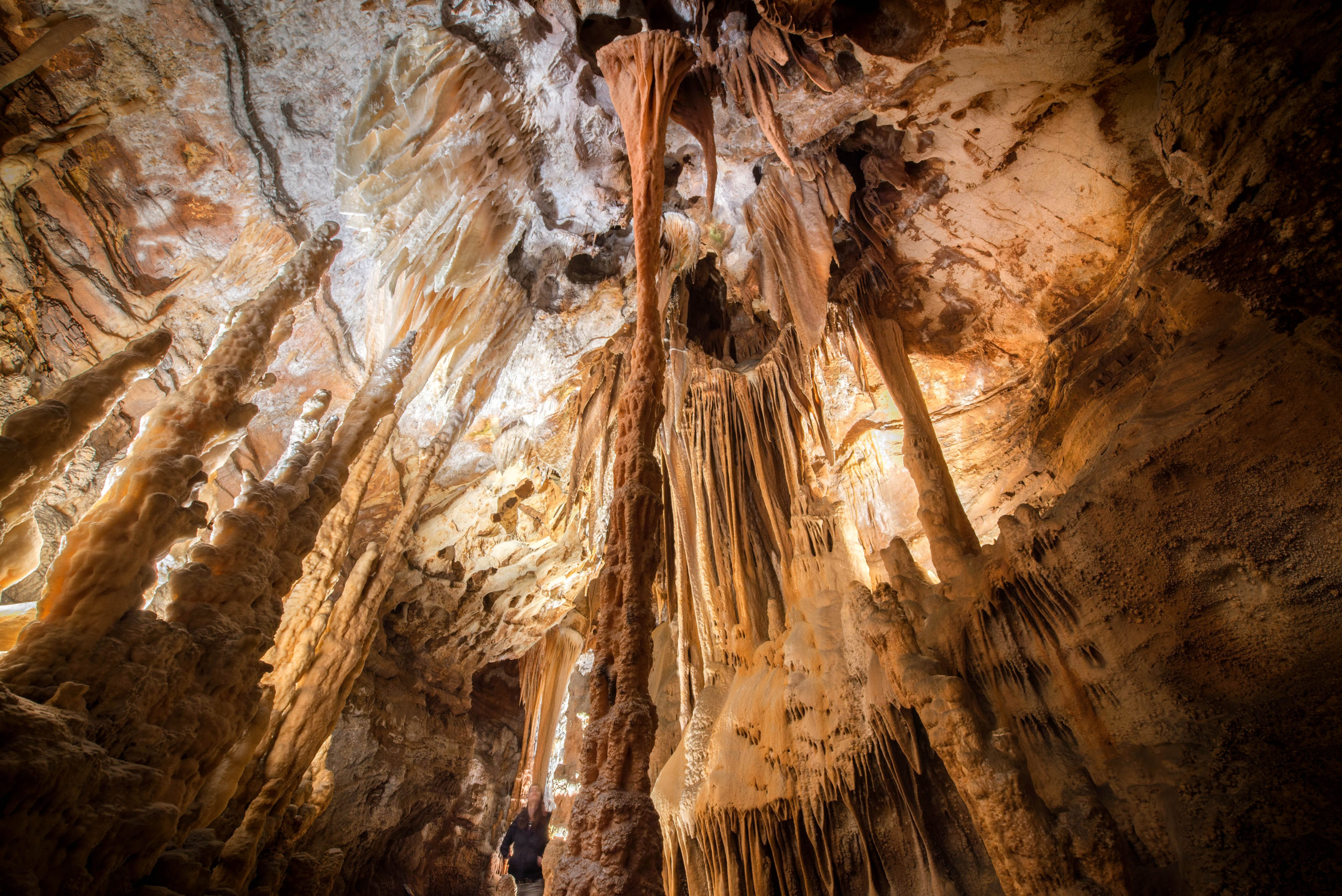 Grotte De La Madeleine