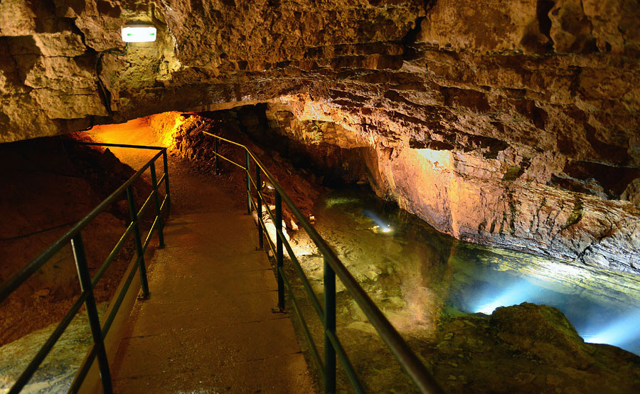 Grottes de Bèze